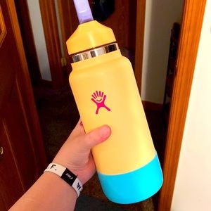 RARE Hydroflask Dune 32oz